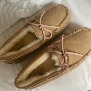 Brand New UGG slippers size 9